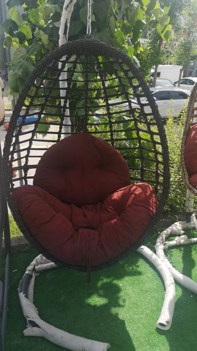 Scaune diferitemodele/ balansoare / mese