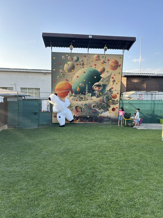 Surprize cu ursul gigant Biju