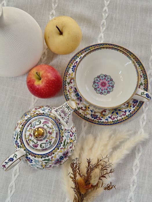 Чайный набор из костяного фарфора на одну персону