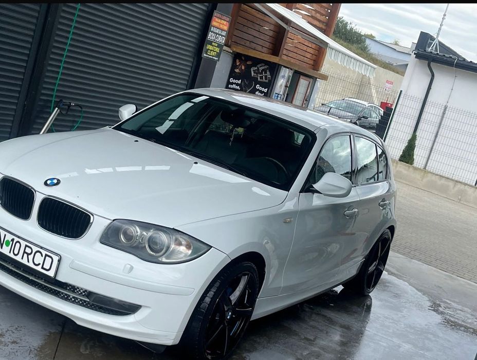 BMW SERIA 1 2011