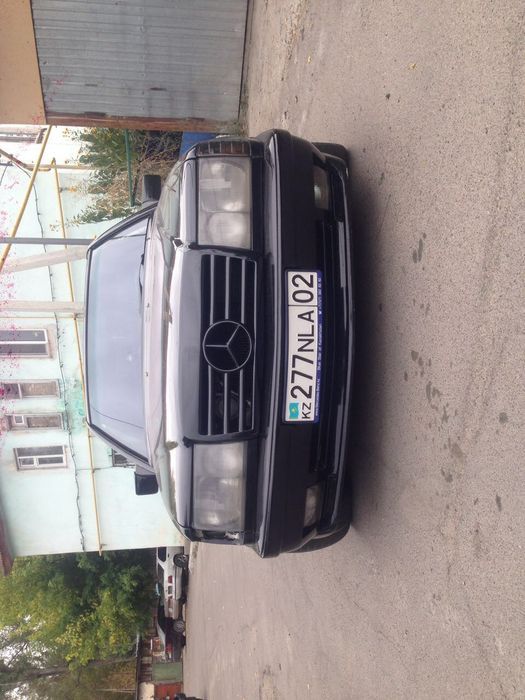 Продам бампер на Мерседес е124