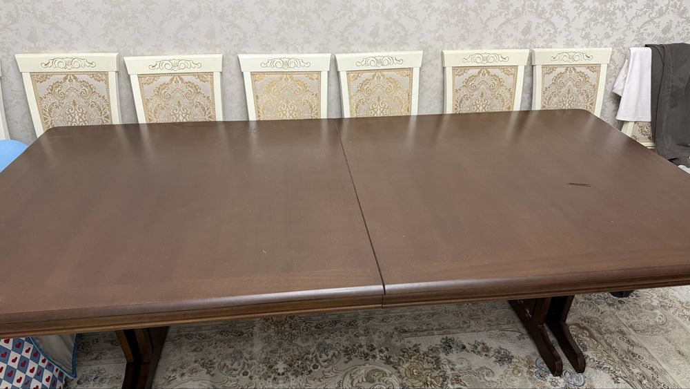 Стол для гостиный