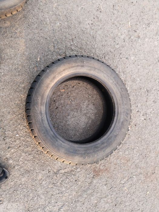 Продам  Зимние шины