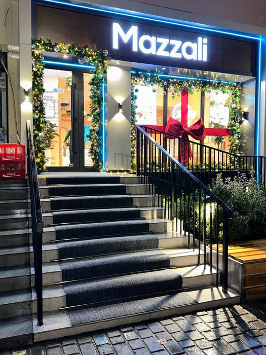 Установка на лестницу коврик