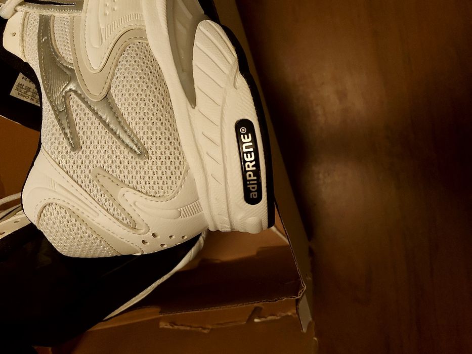 маратонки Adidas 47