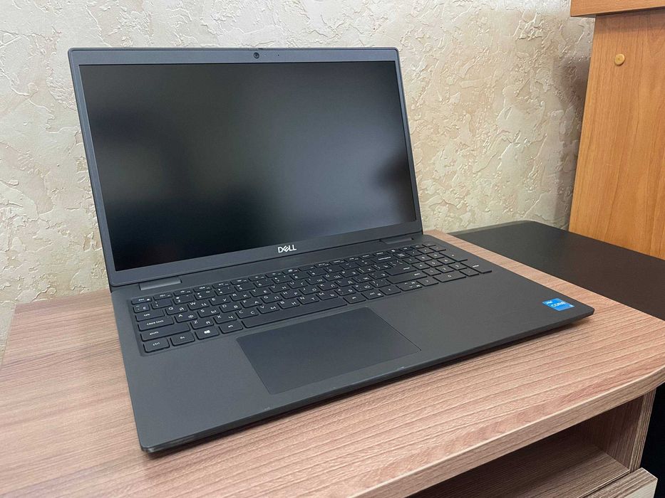 Dell Latitude 3520 /Core i3-1115g/8Gb ram/256Gb ssd/intel graphics/