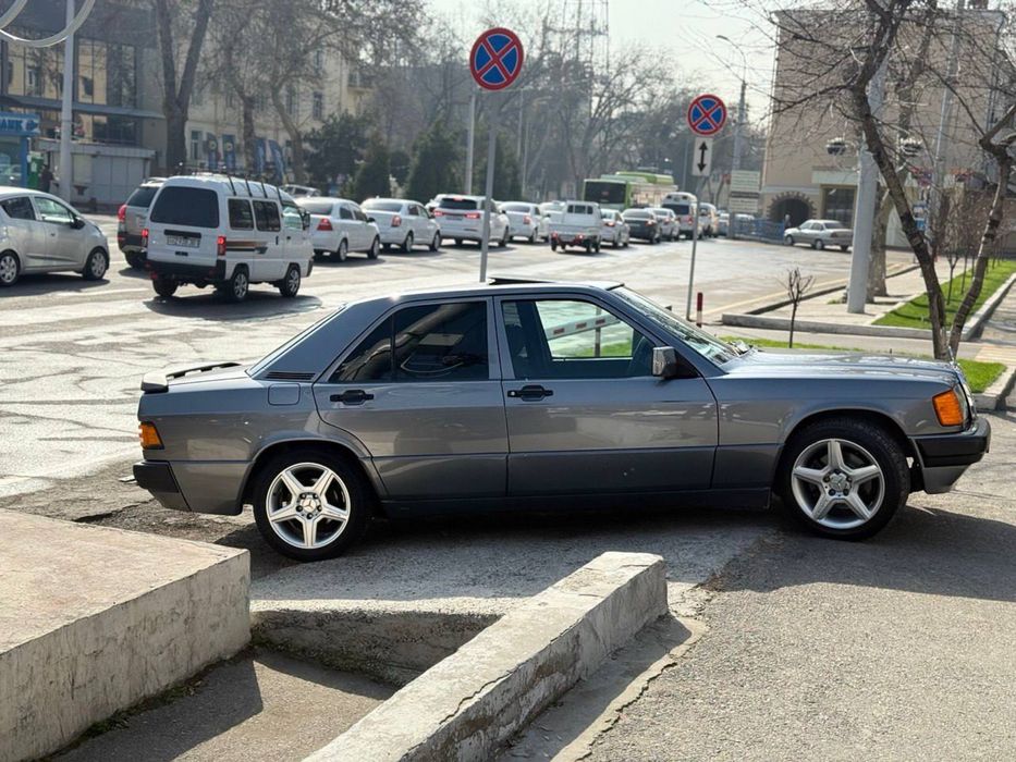 Mercedes Bens E190