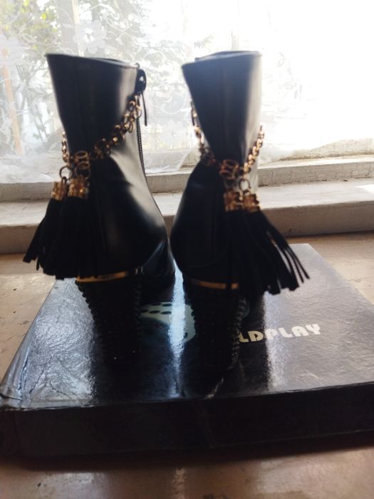 Продам полусапожки женские