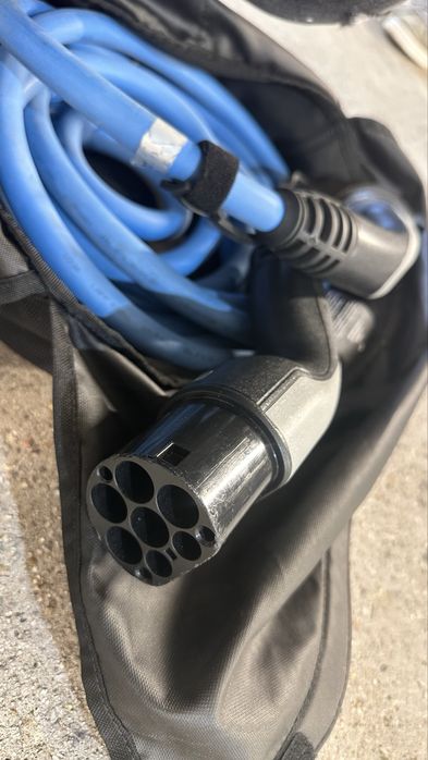 BMW i зарядно оригинал