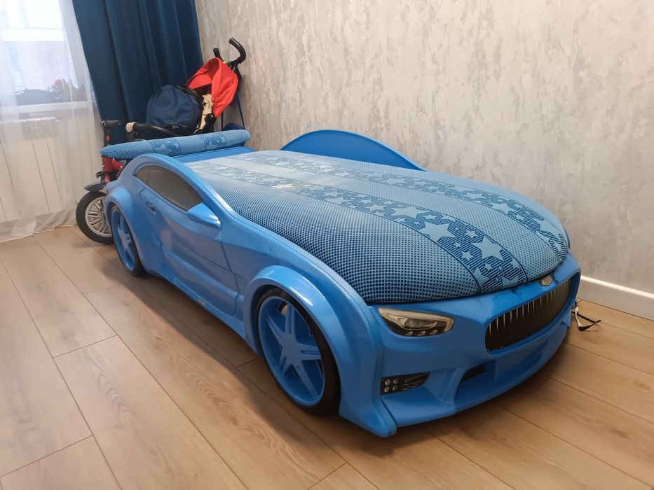 Подростковая кровать машина