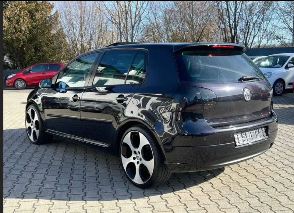 • Продавам голф 5 на ЧАСТИ 1.9tdi 105кс. BKC
Имам още над 17 Голф 5ци