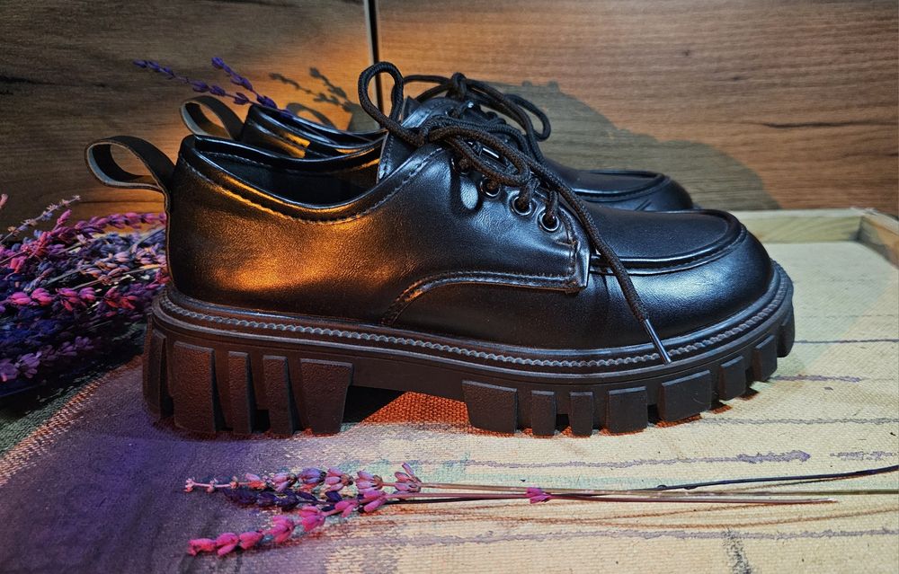 Женские туфли с небольшой плотформой