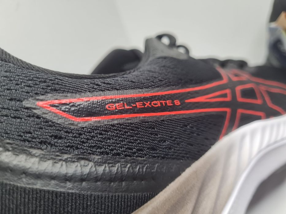 Маратонки Asics Gel-Excite 8

Чисто нови без кутия. 

Размер 48 стелка