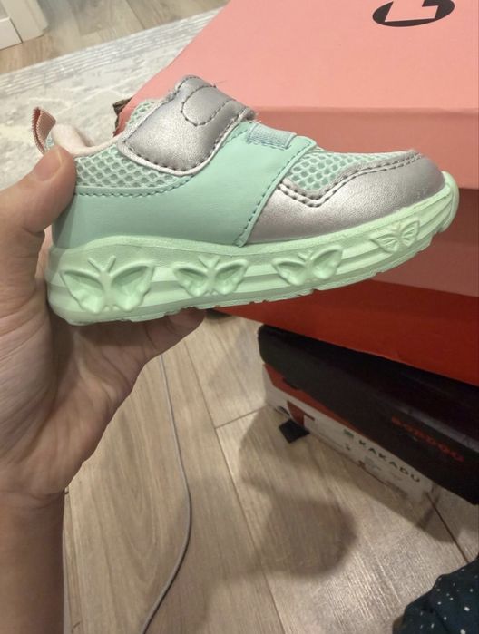 Кроссовки детские для девочки