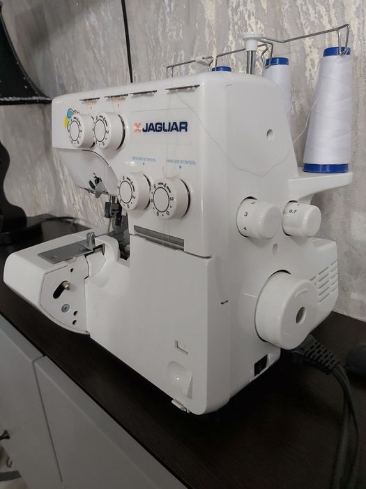 Продам Оверлок ягуар