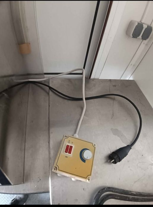 Hota profesionala cu filtre neon și motor,dimensiuni 200cmx80cm