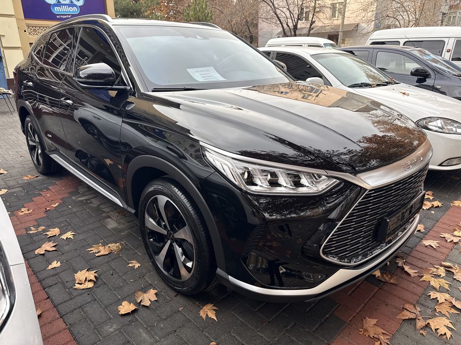 Продаётся BYD Song Plus DM-1 гибрид 2023г цвет черный