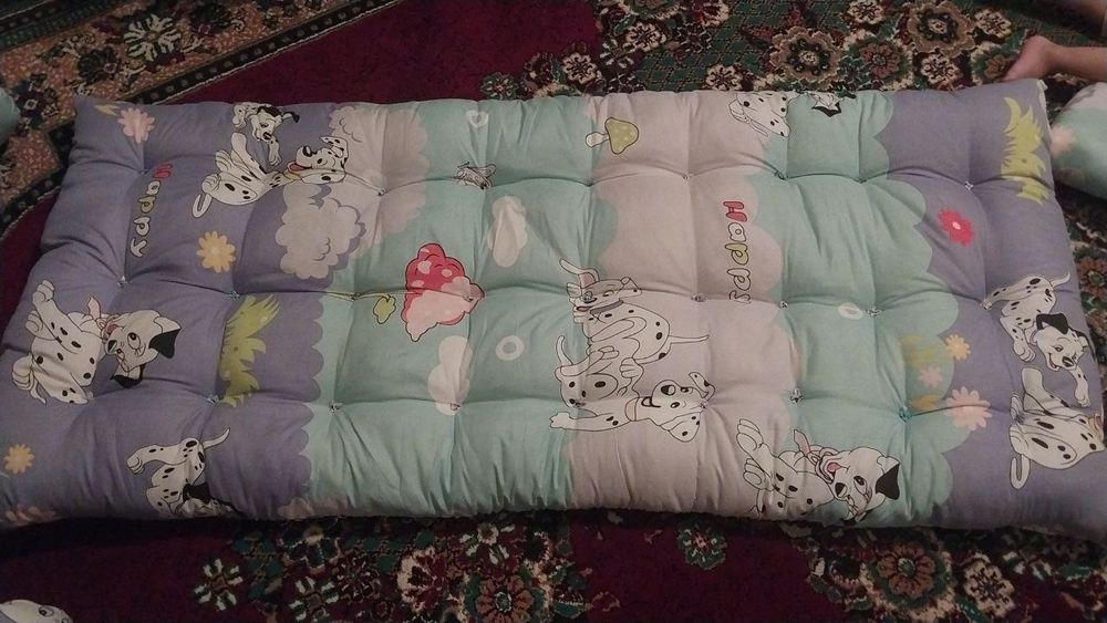 Bolalar uchun xar xil turdagi matraslar yostiqlar va toshaklar