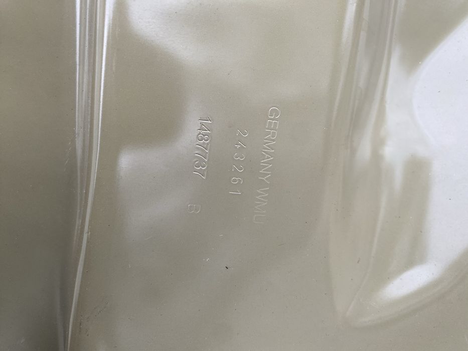 Оригинален панел Tesla Y