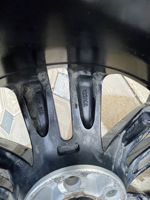 Продам диски R18 5/114.3