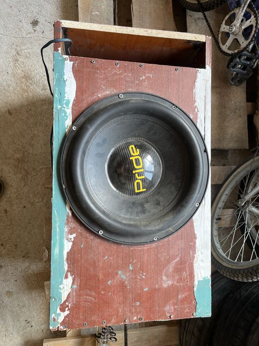 Продам Сабуферы и  уселители  читайте описание