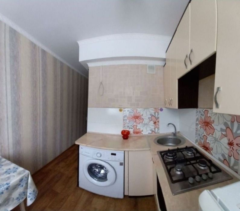Продам 2 ком кв , центр, хозяин.