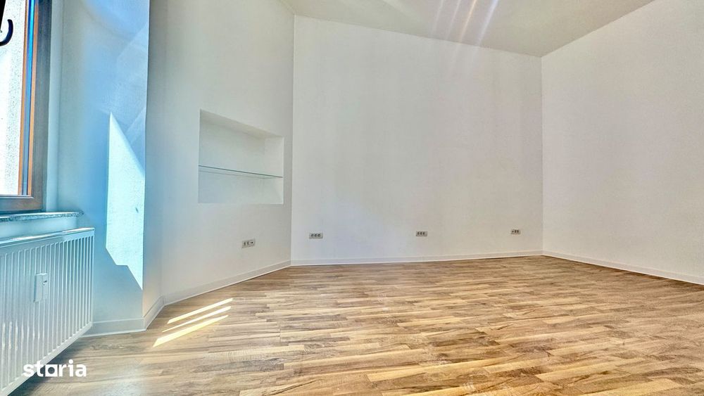 Proprietar inchiriez 55mp- zona centrala Arad, curte intrare Bulevard