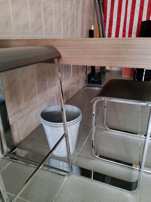 Продам стол обеденный