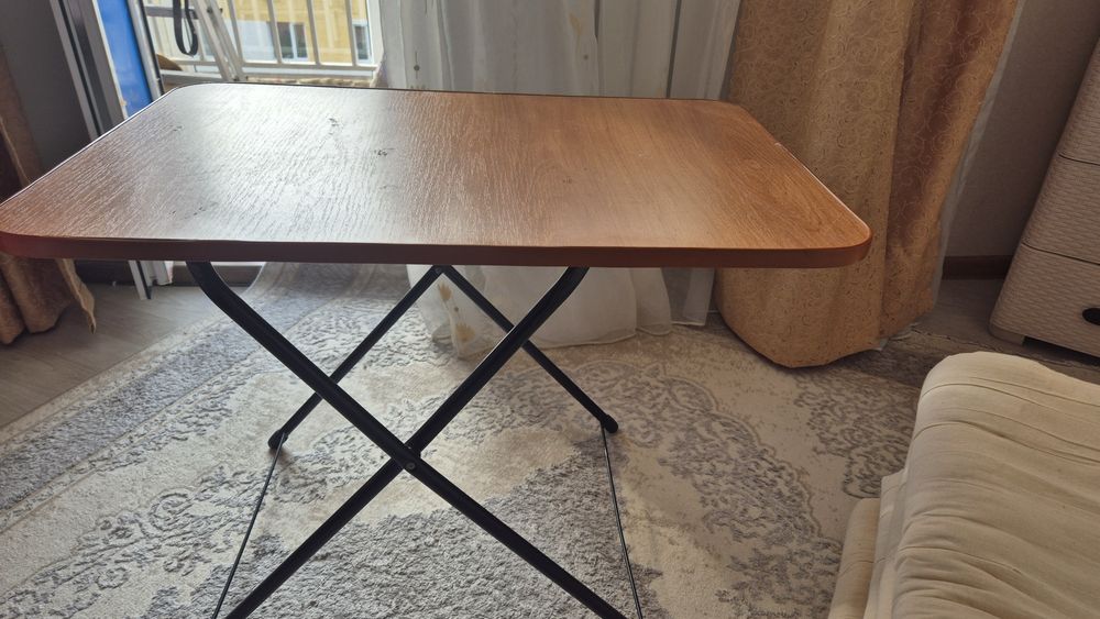 Продается Детский Стол.