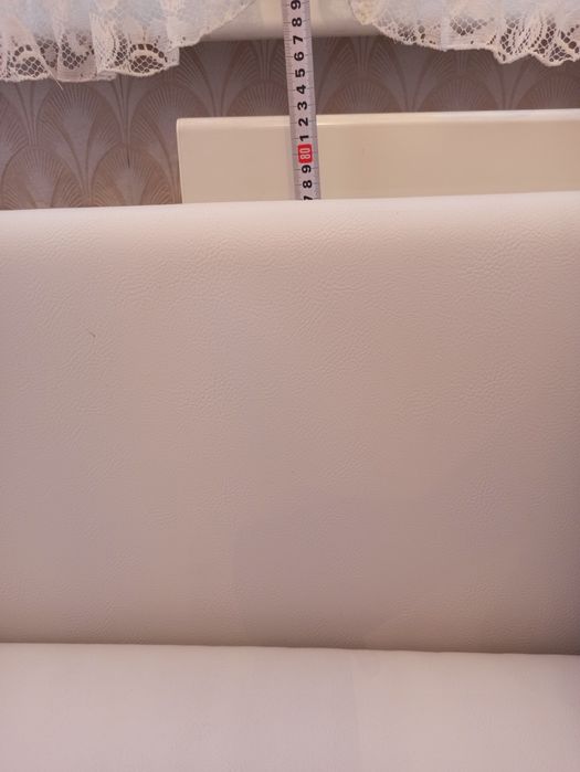 Продавам кухненско диванче,ракла