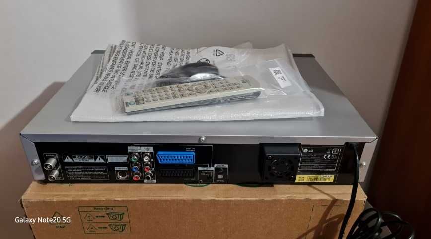 DVD recorder cu video VHS combo nou LG