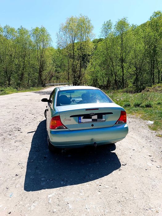 Vand Ford Focus berlina