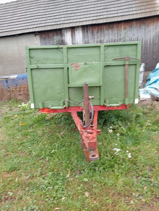 Remorcă agricolă basculabilă