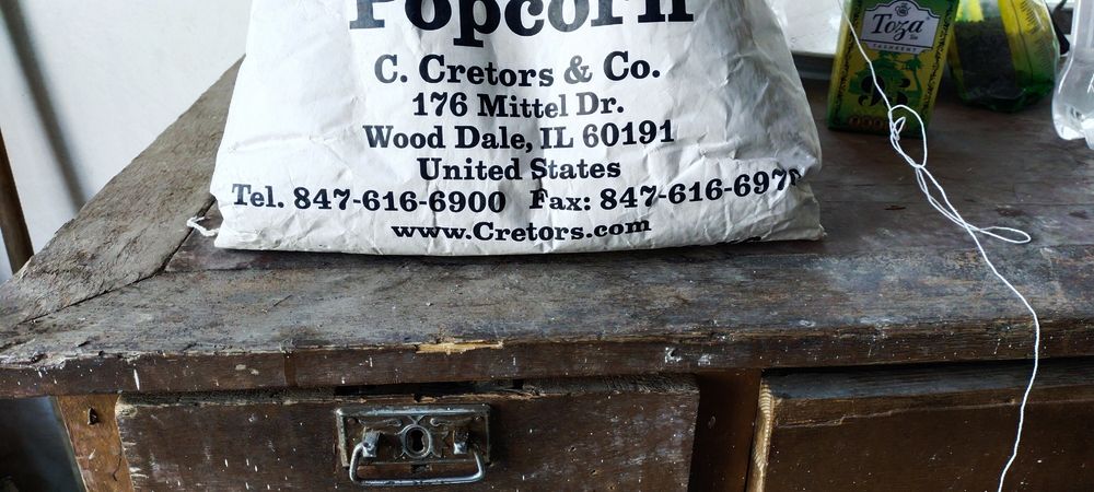 American popkorn joxori urug'i sotiladi.