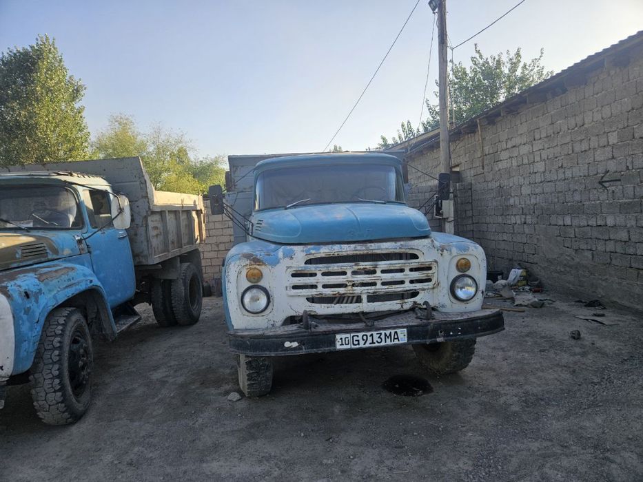 Зил на ходу, газ билан жихозланган