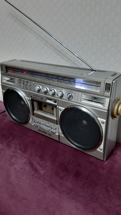 Продам магнитафон Шарп 8787