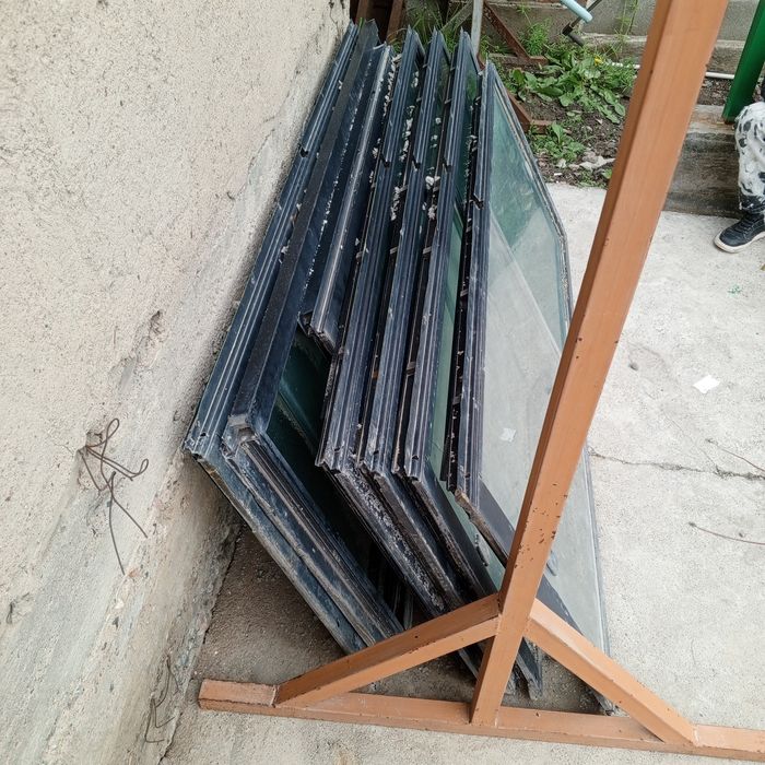 Окна с рамой от автобуса