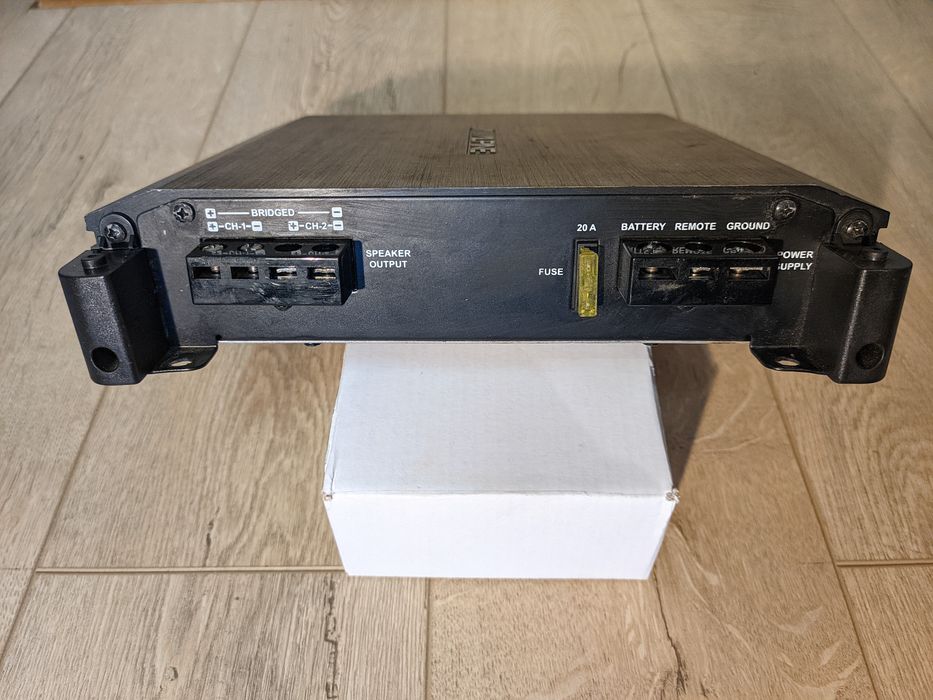 Kit subwoofer și amplificator auto alpine 300w RMS