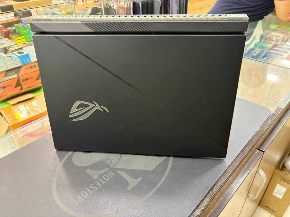 ASUS Rog Strix SCAR 18 G834JZR