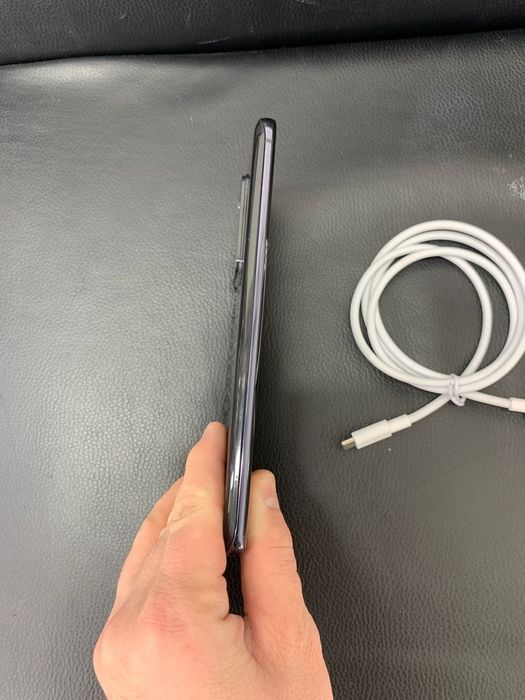 Самсунг S20 ультра в идеальном состоянии