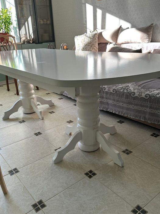 Продаем стол со стульями 12 штук