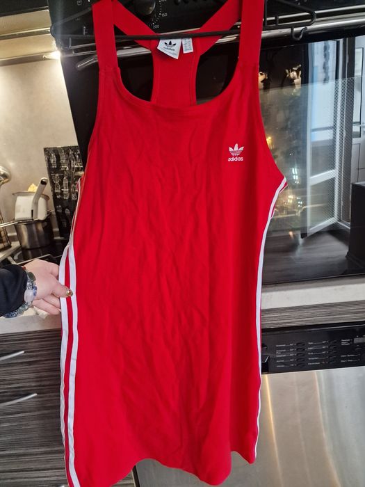 Adidas червена спортна рокля Л