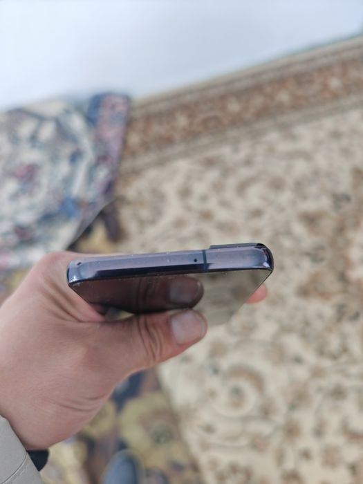 Срочно продам Samsung S22 8/256gb