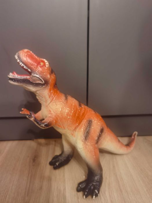 Играчки динозаври