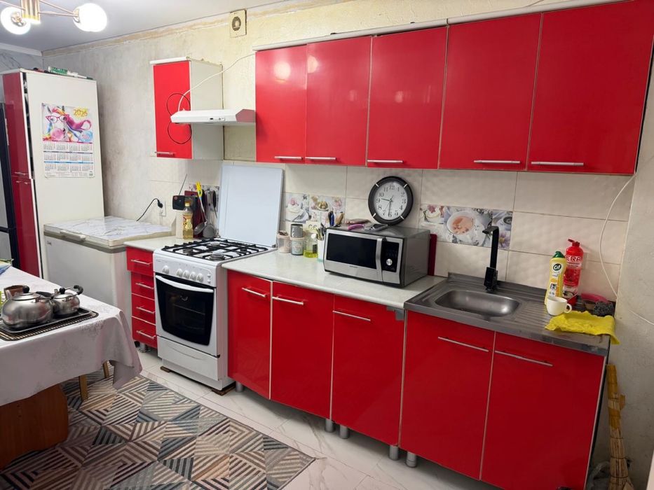 Кухонный мебель в хорошем состояние