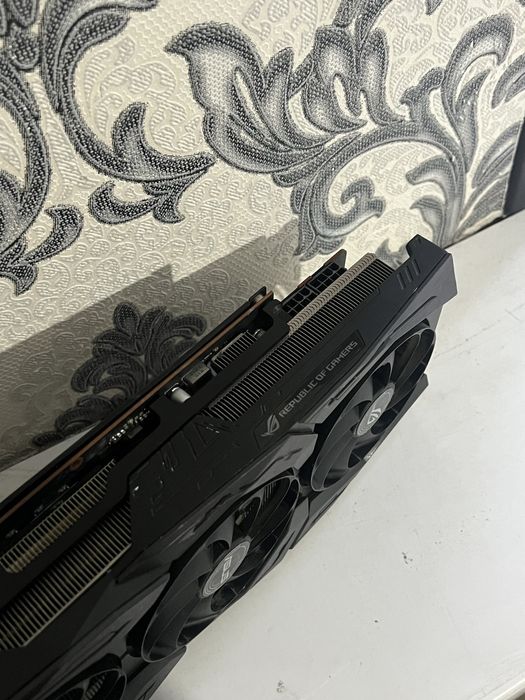 Asus Rog Strix RX 5700XT 8Gb