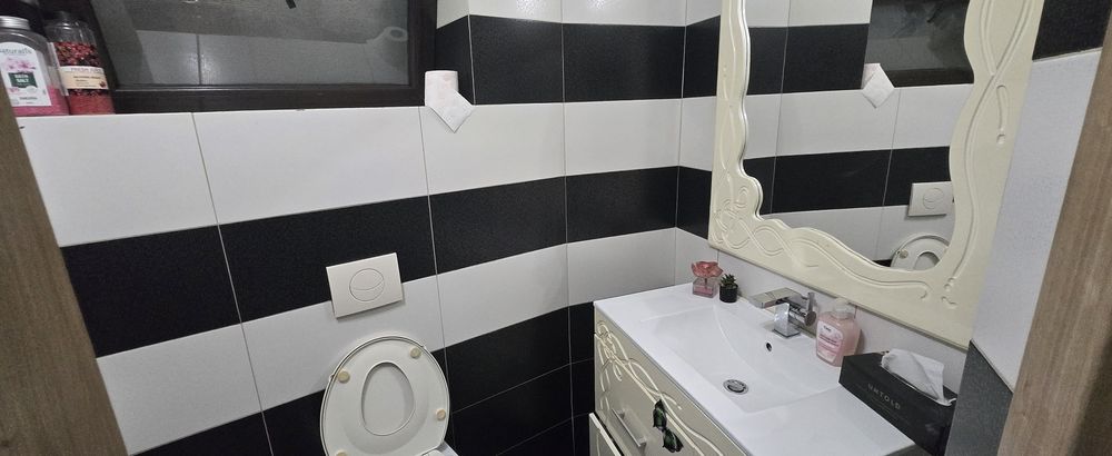 Inchiriez apartament zona bulevard