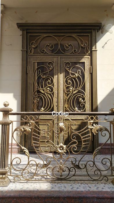 Покраска ворот. Дарвоза краскалаш. Darvoza bo'yash.