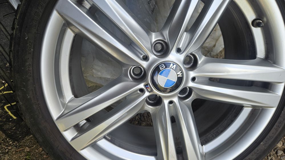 Jante BMW M R18 in două lățimi