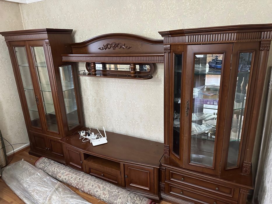 Стенка в зал срочно